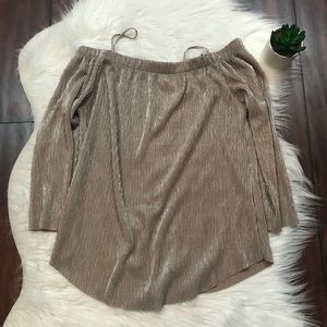 Color Swatch Cold Shoulder